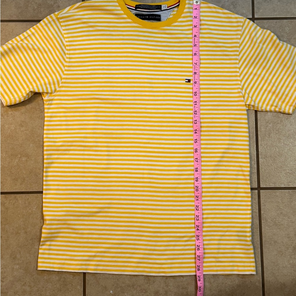 Like New Men’s Vintage Tommy Hilfiger Short Sleeve T-Shirt Size Large - Picture 6 of 6